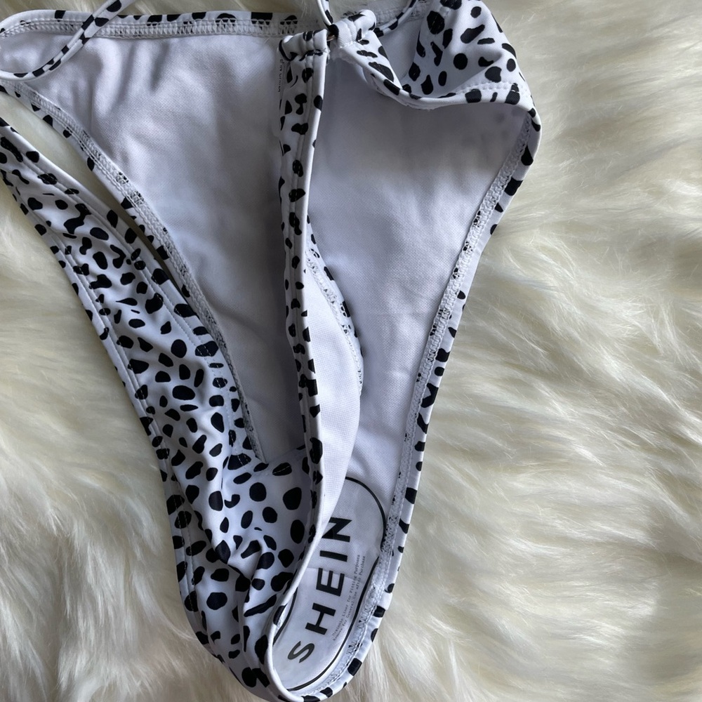 Swimsuit - Picture 6 of 6